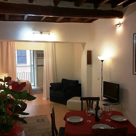 Fontanella Apartment *